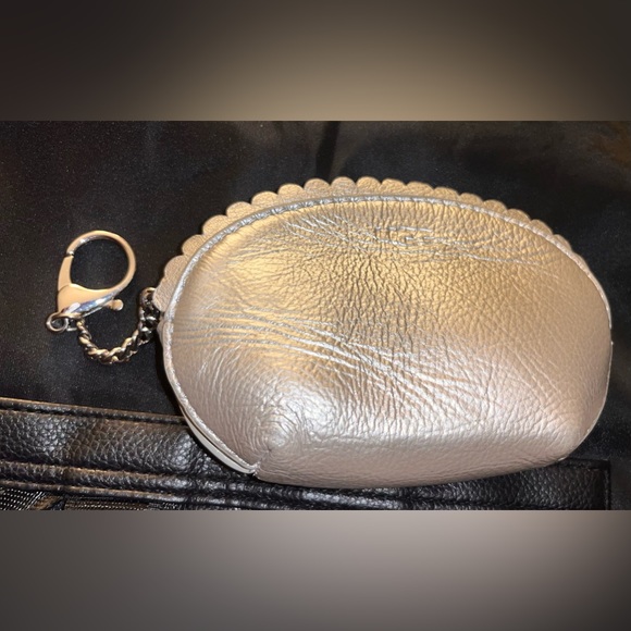UGG AUSTRALIA Leather Key - Picture 4 of 5